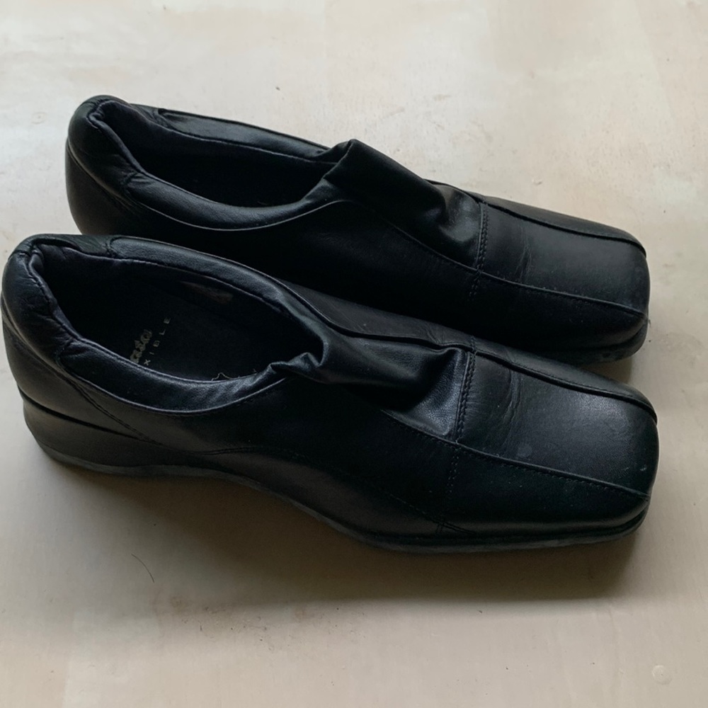 Bata square toe shoes